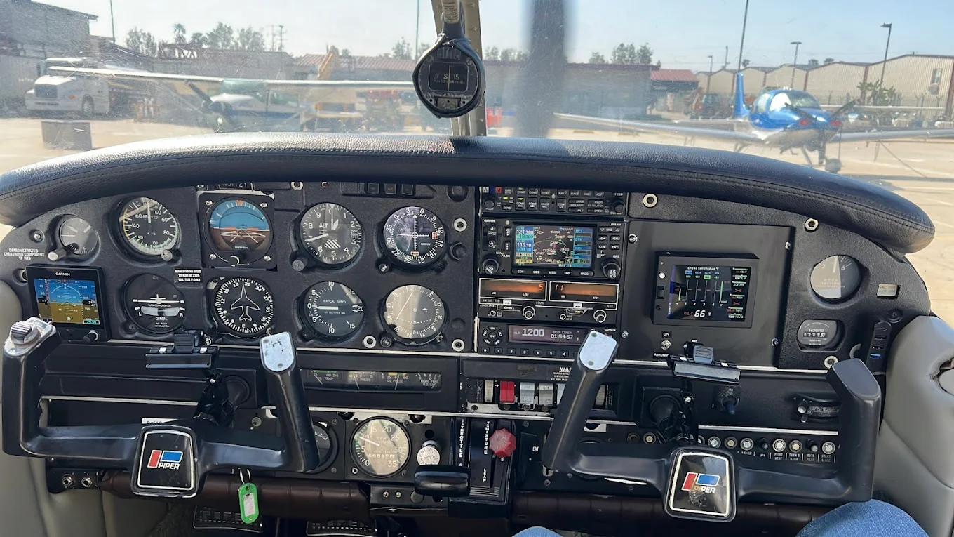 Piper Warrior instrument panel used for IFR training at Van Nuys