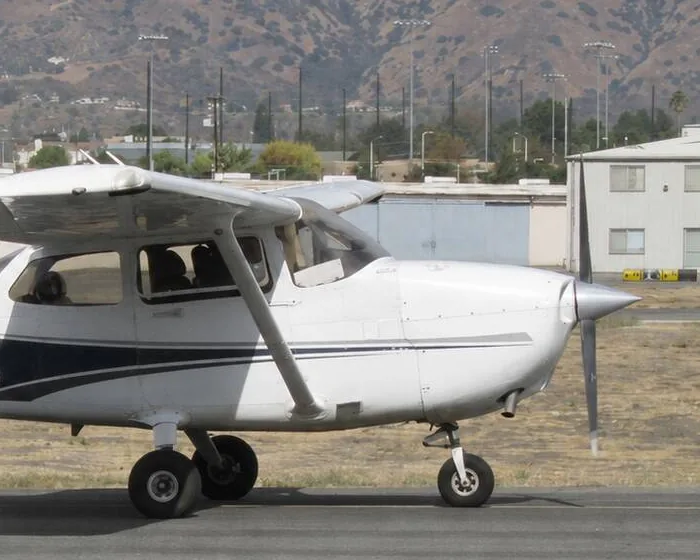 Accelerated Flight School Cessna 172S Skyhawk on the runway at Van Nuys Airport