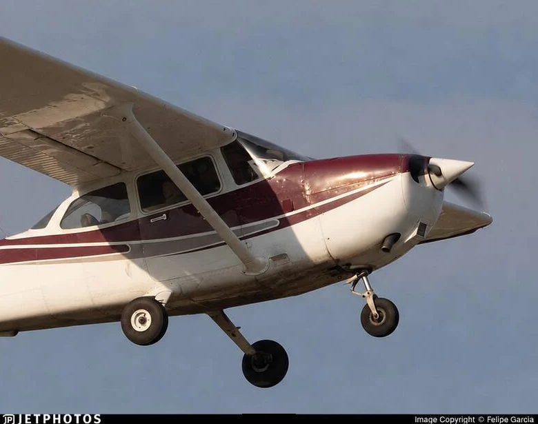 Cessna 172S Skyhawk in flight