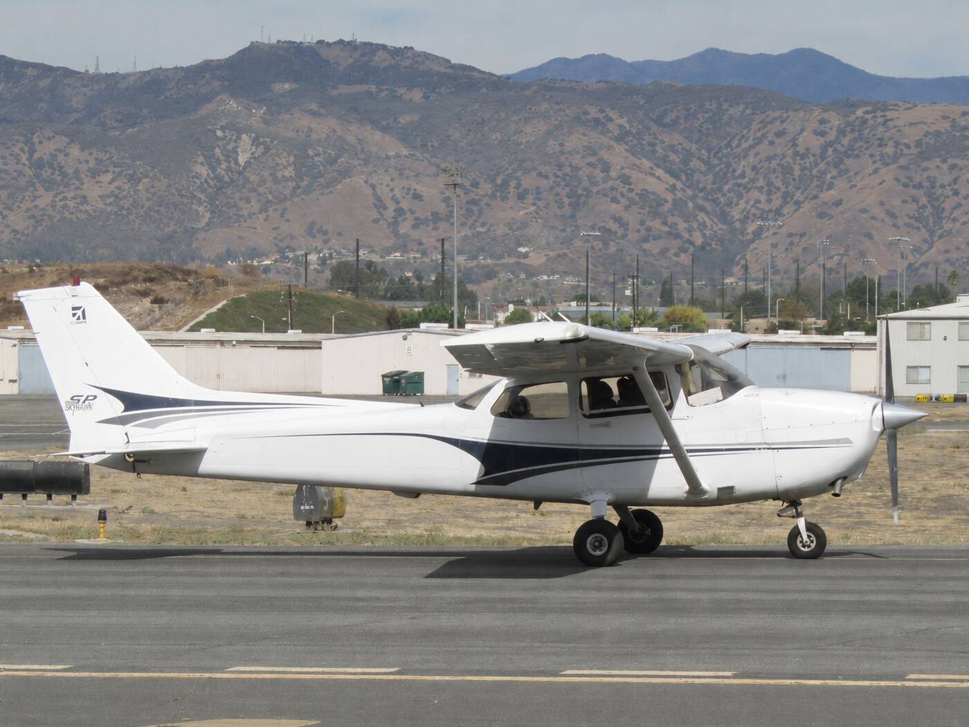 Cessna 172S Skyhawk N21705 instrument panel